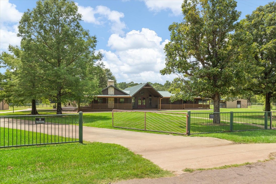House in Gilmer, Texas, United States 2 - 18284312