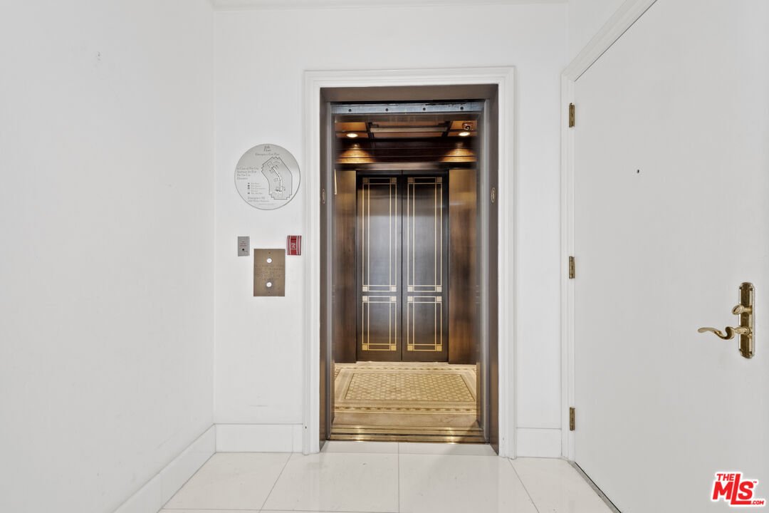 Condo in Los Angeles, California, United States 2 - 18294924