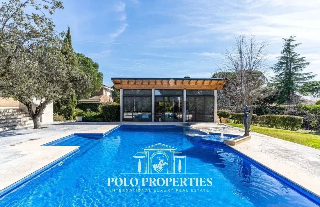 Villa in Las Rozas de Madrid, Comunidad de Madrid, Spain 5 - 18282693