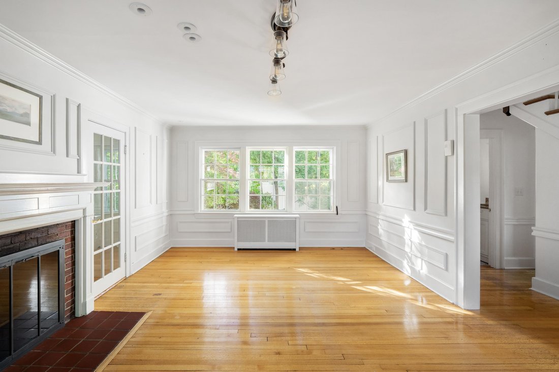 House in Dedham, Massachusetts, United States 4 - 18283175