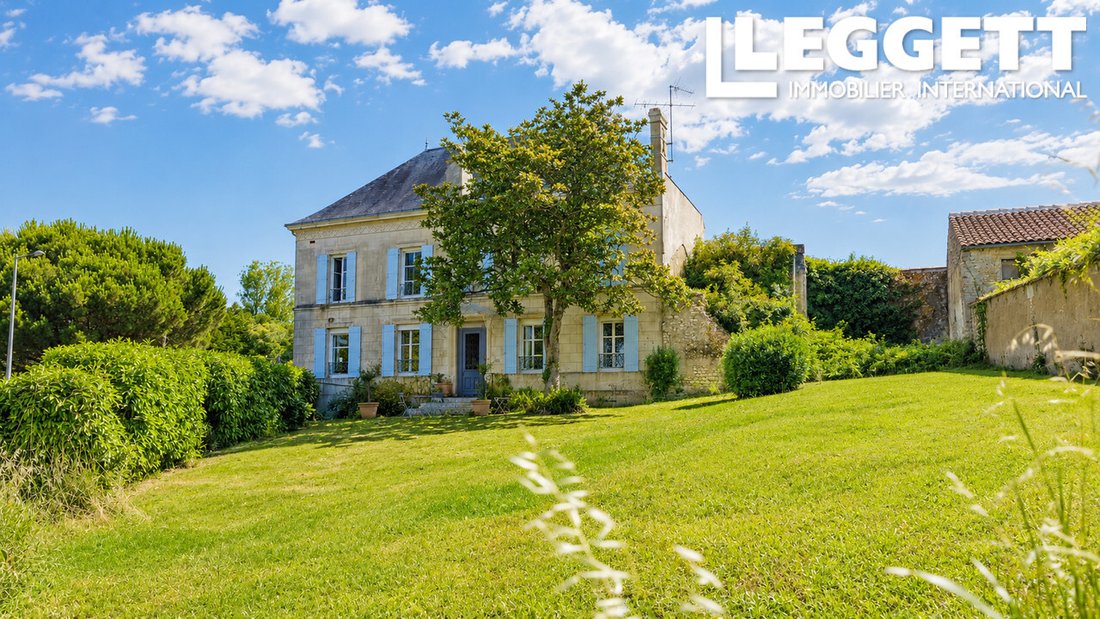 House in Saint-Thomas-de-Conac, Nouvelle-Aquitaine, France 1 - 15176124