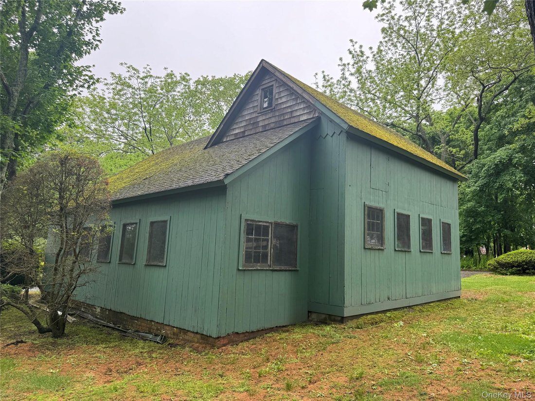 House in Center Moriches, New York, United States 5 - 18280188