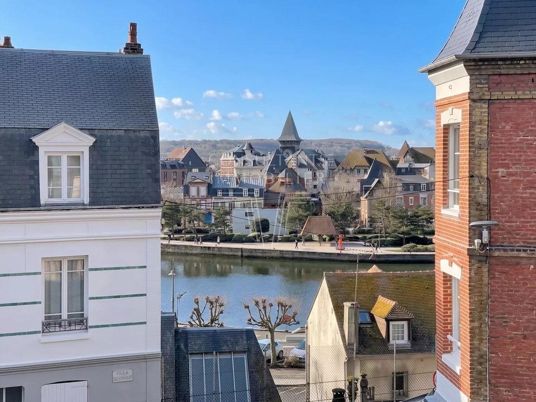 House in Trouville-sur-Mer, Normandy, France 2 - 18290974
