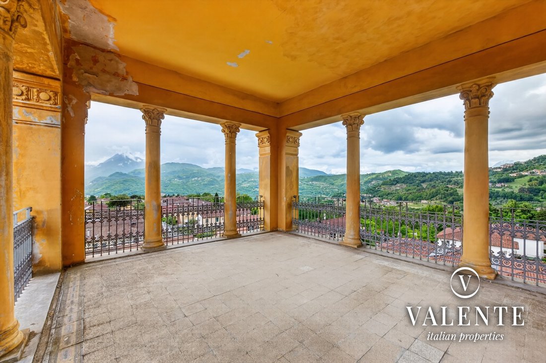 Villa in Barga, Tuscany, Italy 5 - 18280191