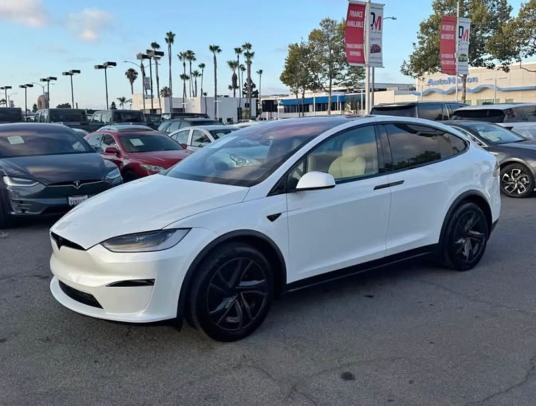 Suv in Costa Mesa, CA, United States 2 - 18295114