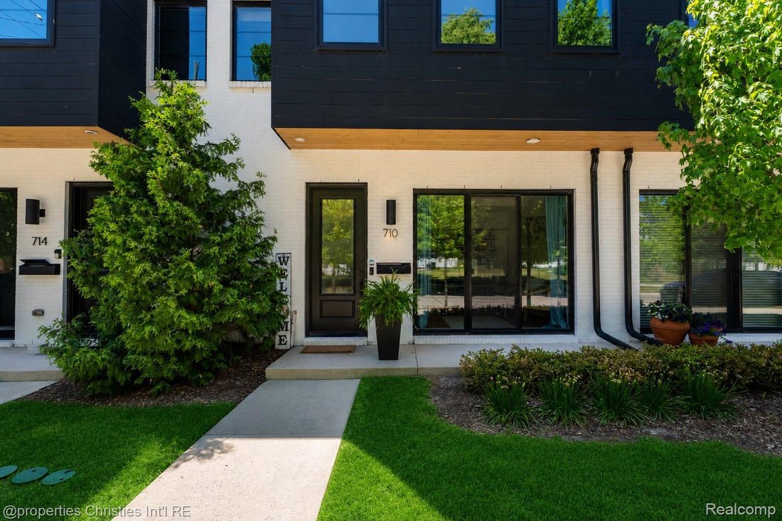 Villa in Royal Oak, Michigan, United States 2 - 18289401