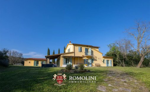 Villa in Magliano in Toscana, Tuscany, Italy 1