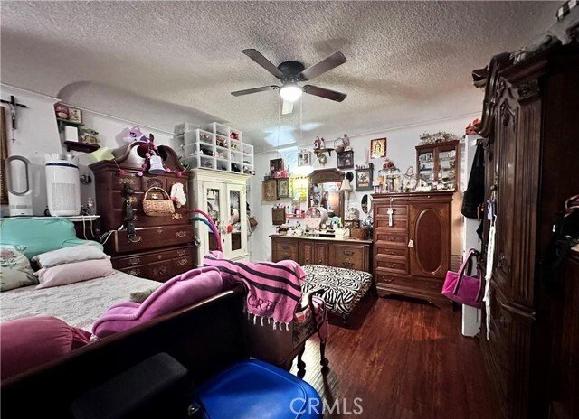 Los Angeles, California, United States 5 - 18286553