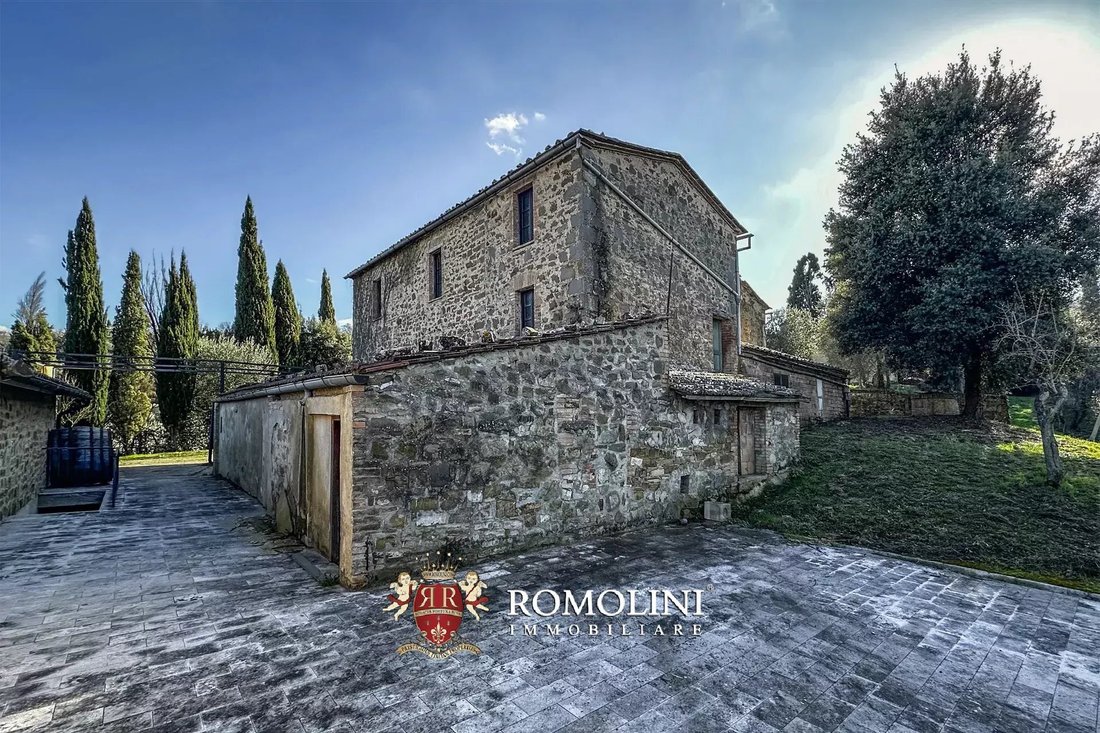 Farm Ranch in Montalcino, Tuscany, Italy 2 - 17540697