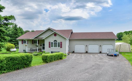 House in Huntsville, Ontario, Canada 1