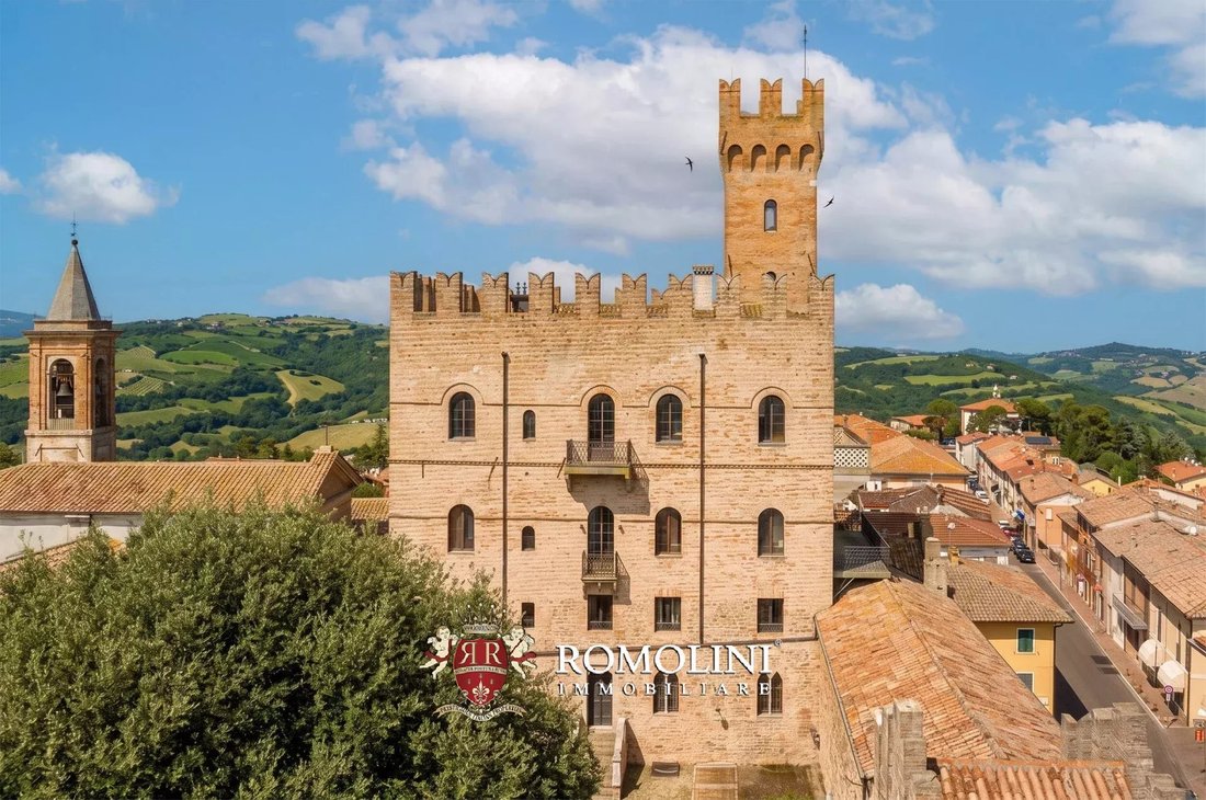 Castle in Tavoleto, Marche, Italy 4 - 17134443