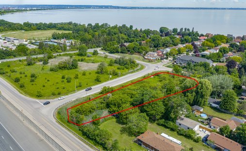 Land in Hamilton, Ontario, Canada 1