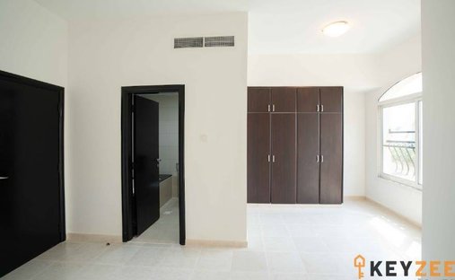 Villa in JVC / Jumeirah Village Circle, Dubai, United Arab Emirates 1