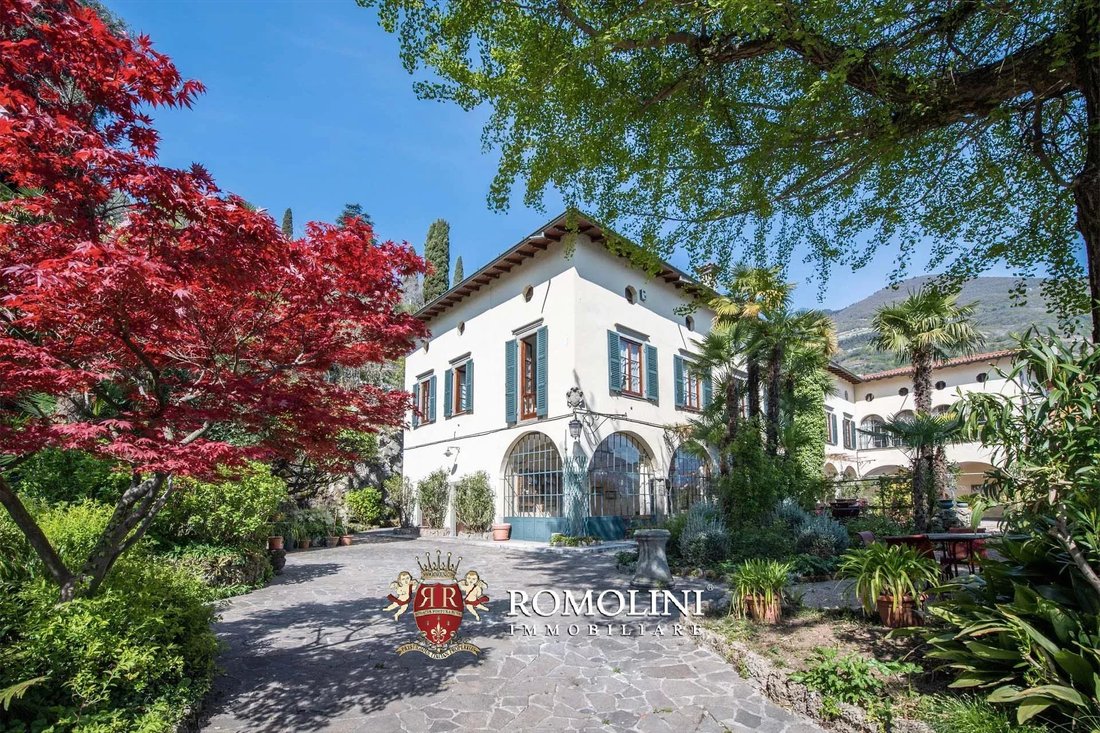 Villa in Tavernola Bergamasca, Lombardy, Italy 5 - 15665249