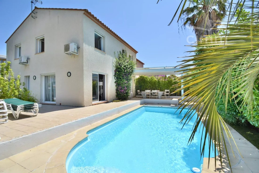 Villa in Zone Plage, Saint-Cyprien, France 1 - 18282349
