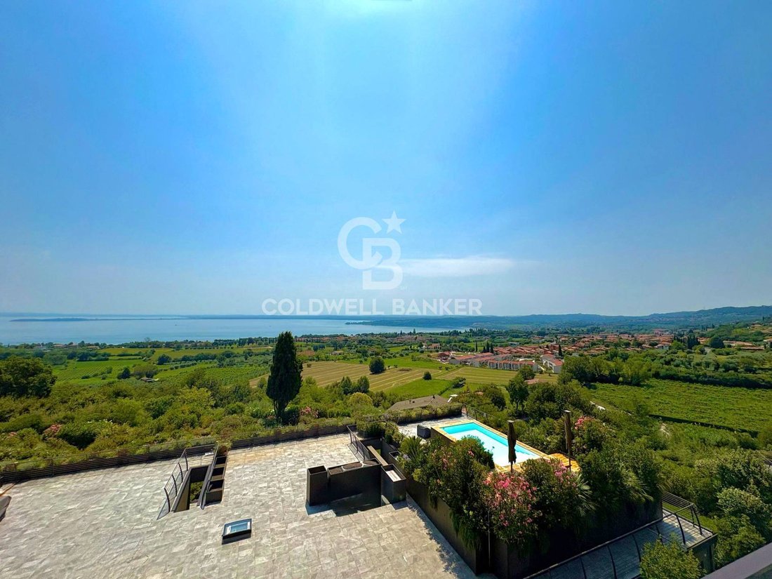 House in Hill Zone, Padenghe sul Garda, Lombardy 1 - 18287627