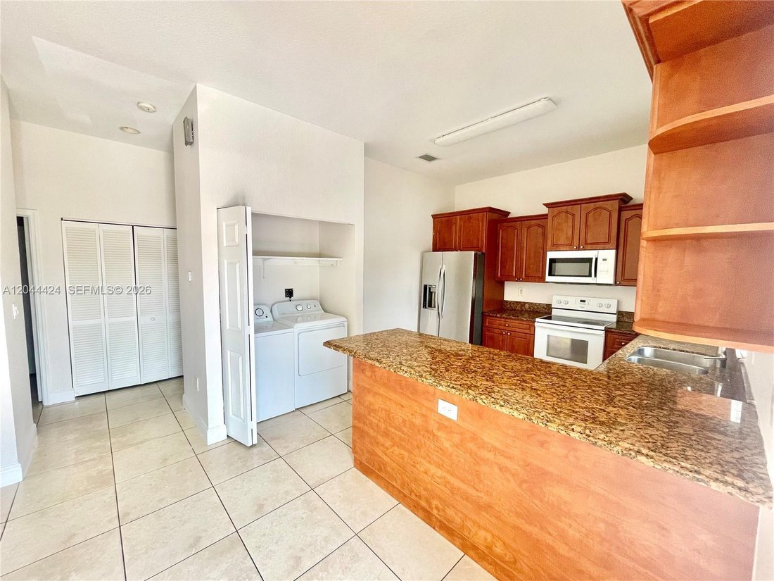 House in Hialeah, Florida, United States 3 - 18294983