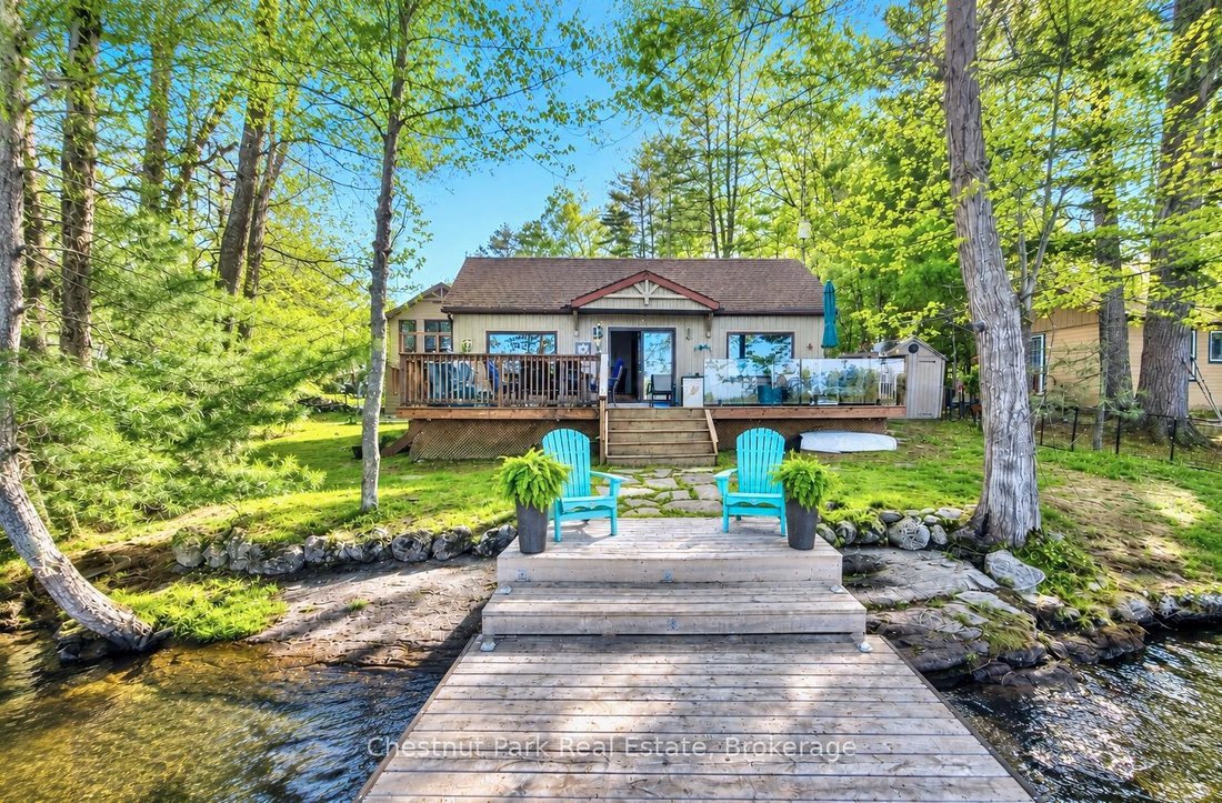 House in Gravenhurst, Ontario, Canada 1 - 18099172