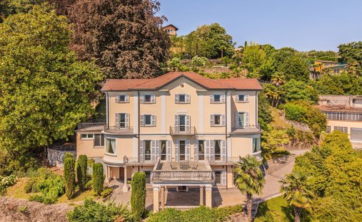 House in Meina, Piedmont, Italy 1