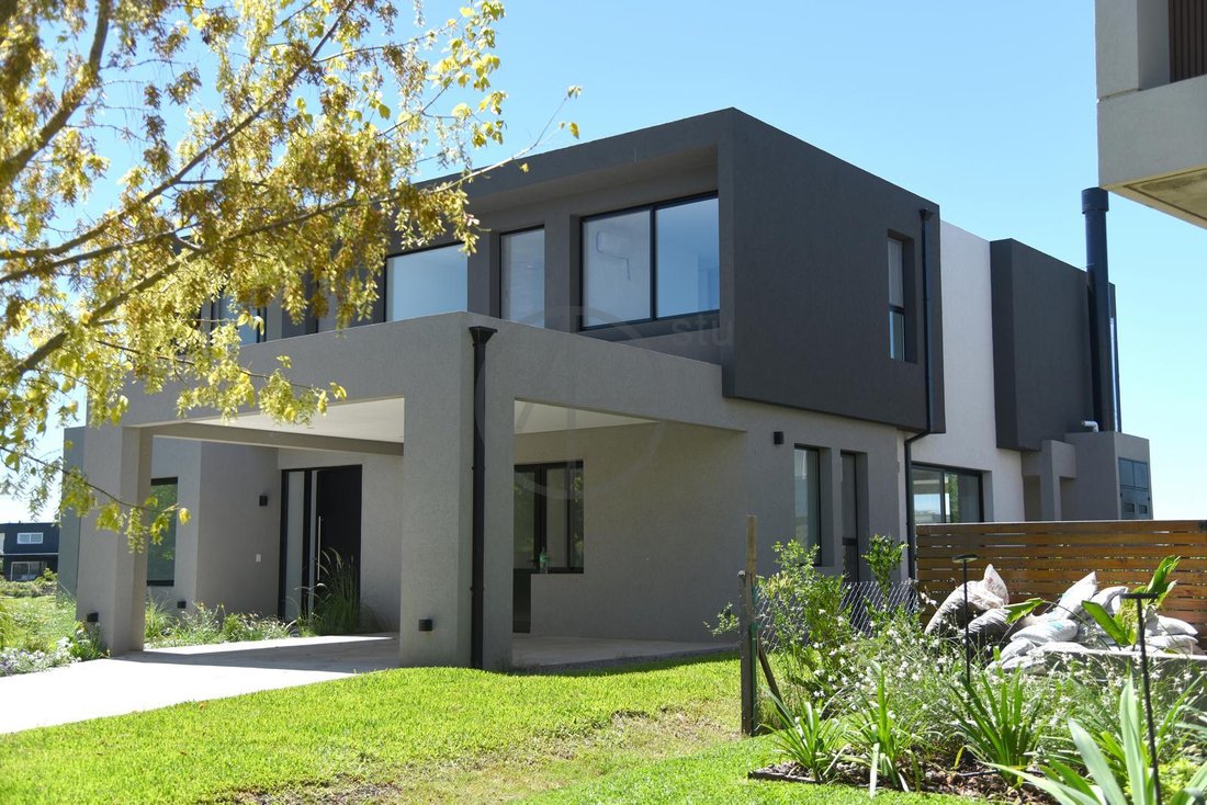 House in Belén de Escobar, Buenos Aires Province, Argentina 3 - 18295527