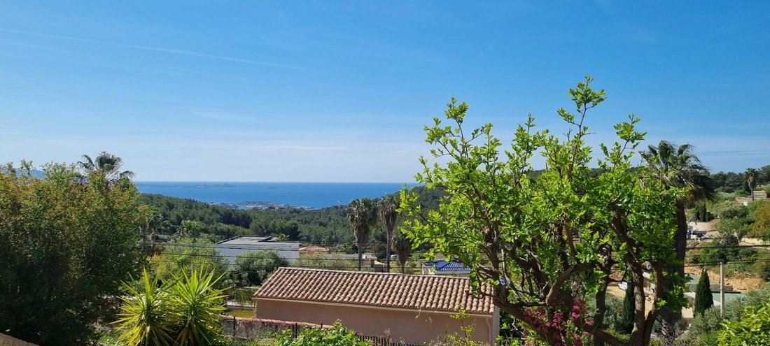 Villa in Cuges-les-Pins, Provence-Alpes-Côte d'Azur, France 3 - 18286968