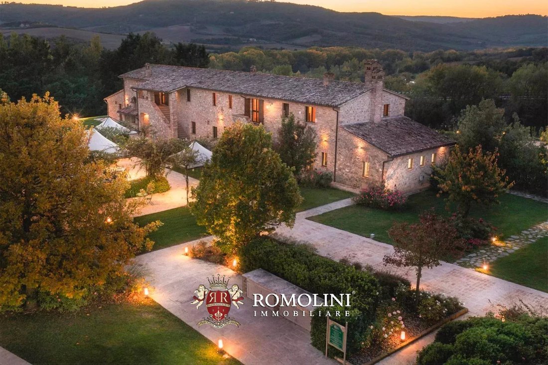 Todi, Umbria, Italy 1 - 18251508