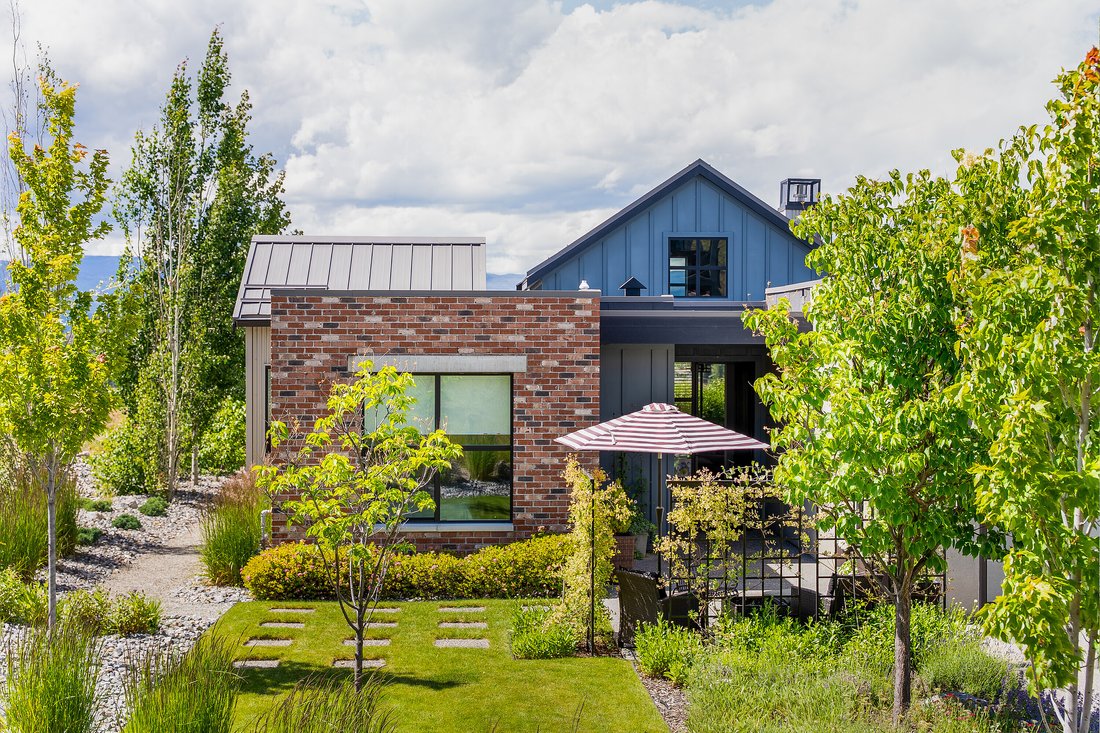 House in Vernon, British Columbia, Canada 2 - 16402988