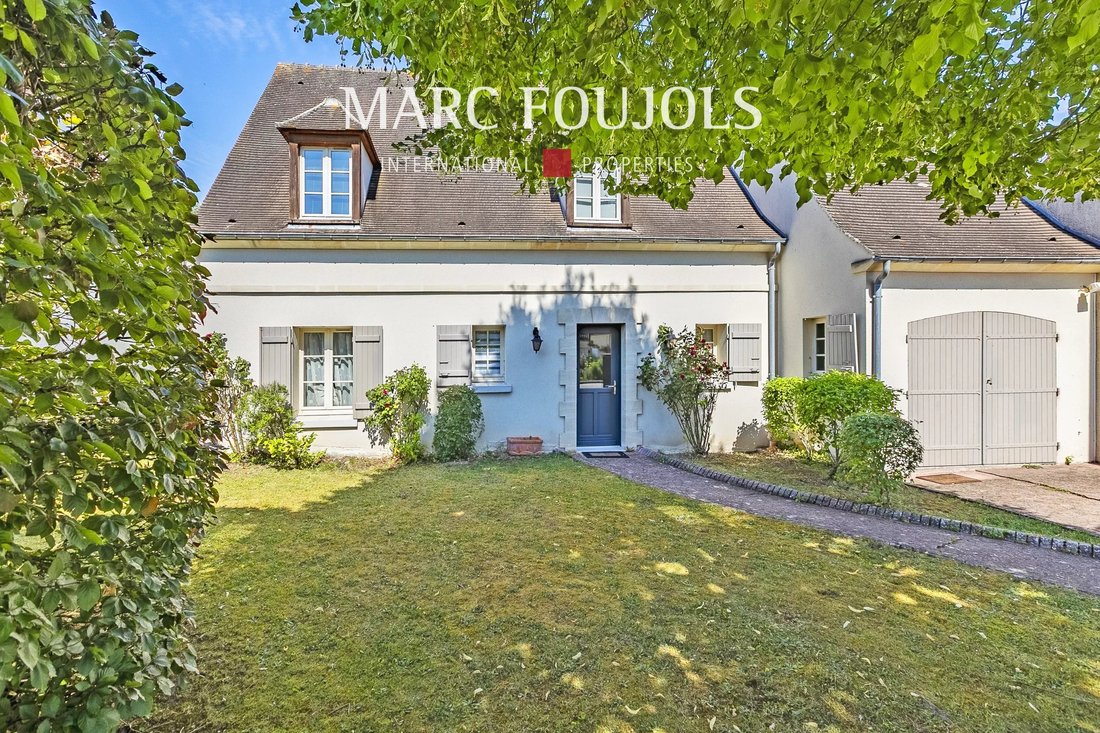 House in Senlis, Hauts-de-France, France 1 - 18282573