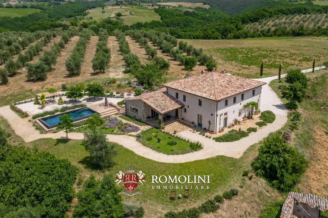 Estate in Center, Orvieto, Umbria 1 - 17684256
