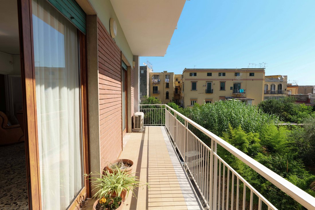 Apartment in Naples, Campania, Italy 5 - 18287611