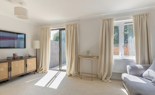 House in Pinkneys Green, England 1