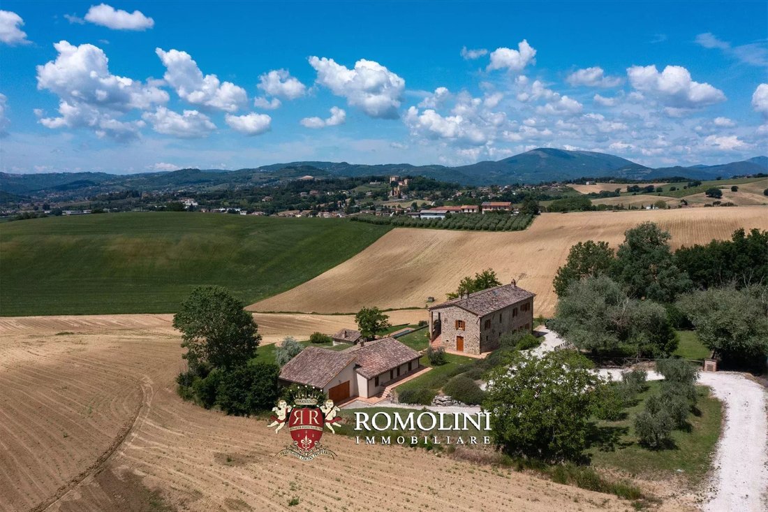 Villa in Historic Center, Perugia, Italy 5 - 18103377