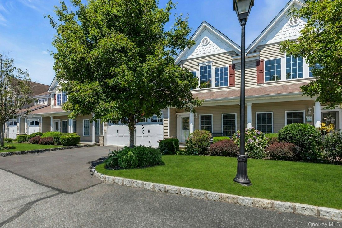 Condo in West Sayville, New York, United States 2 - 18281879