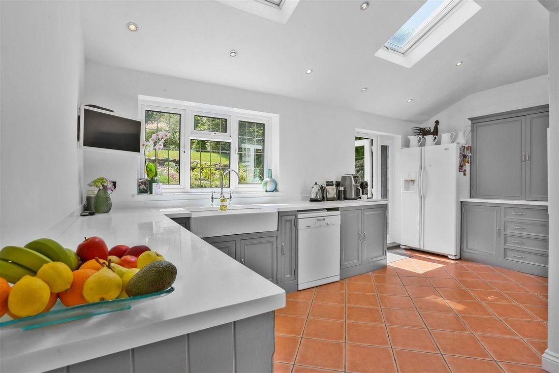 House in Banstead, Reigate and Banstead, England 5 - 18283988