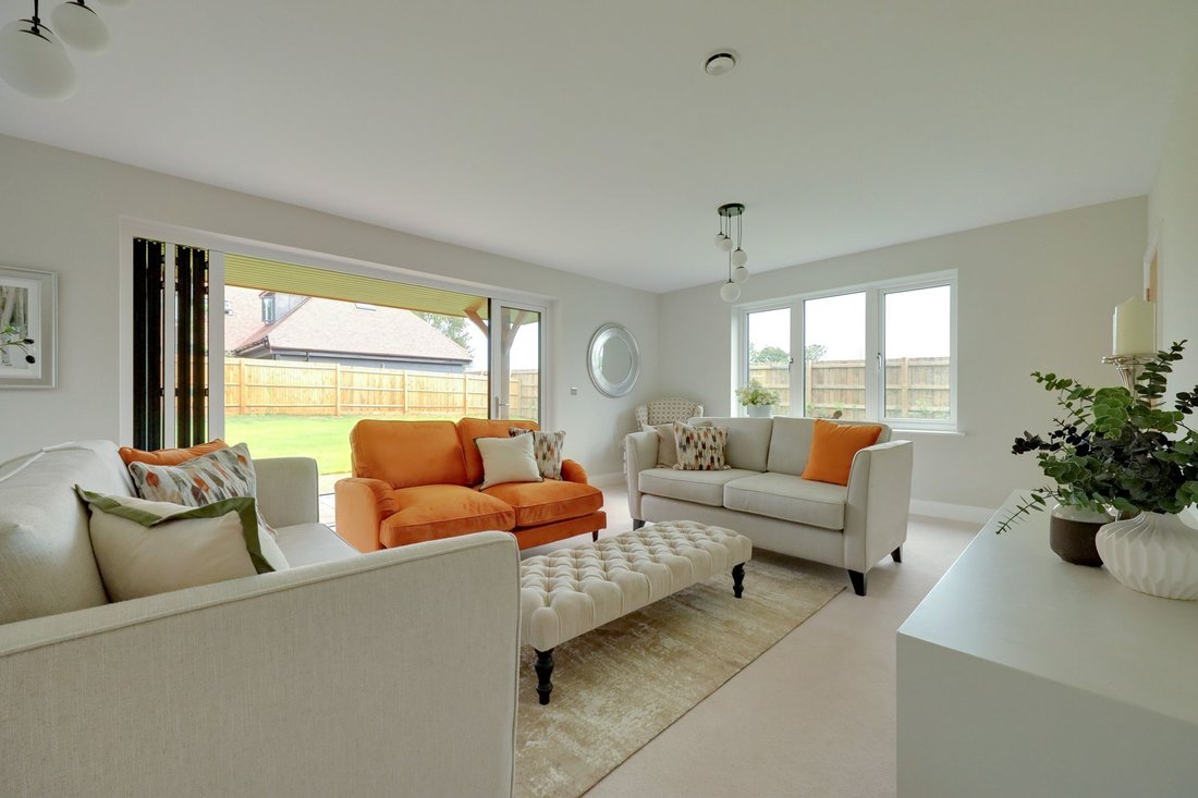 House in Goddards Green, Copthorne, England 2 - 17339639