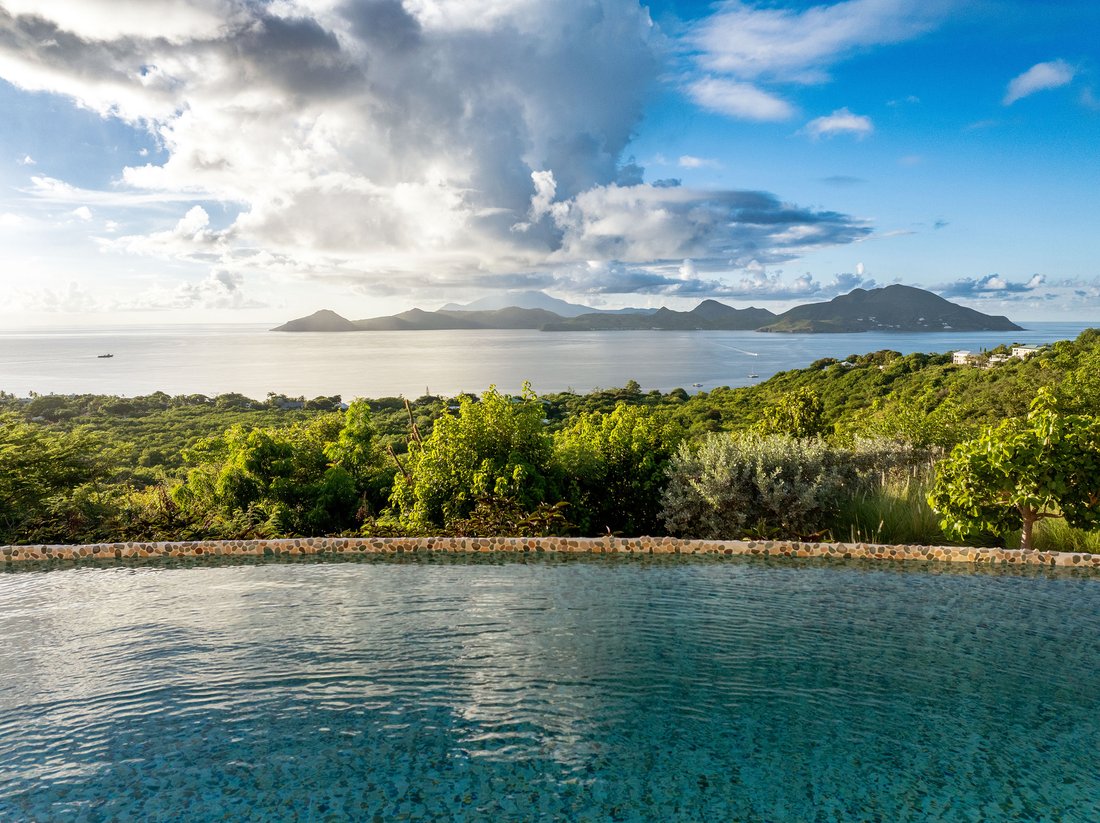 Villa in Charlestown, Saint Paul Charlestown Parish, Saint Kitts and Nevis 1 - 18290206