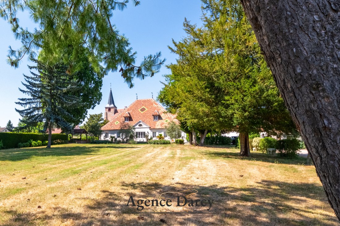 Estate in Centre Ville, Beaune, France 2 - 18281619