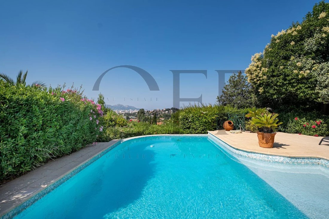 Villa in Les Caillols, Marseille, Provence-Alpes-Côte d'Azur 1 - 18144388