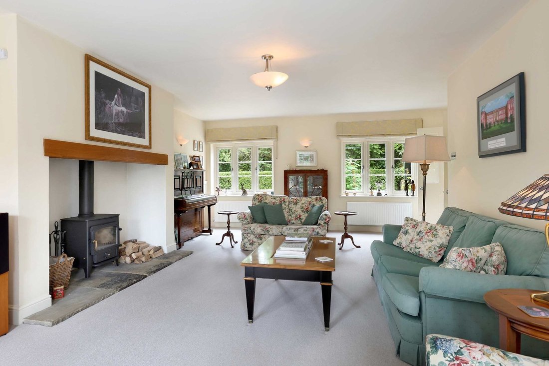 House in Maidenhead Court, England 4 - 18280516