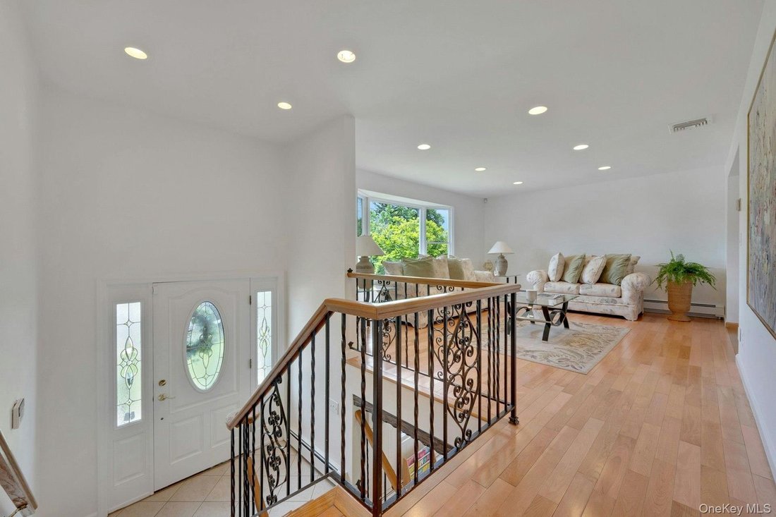 House in New Rochelle, New York, United States 2 - 18160391