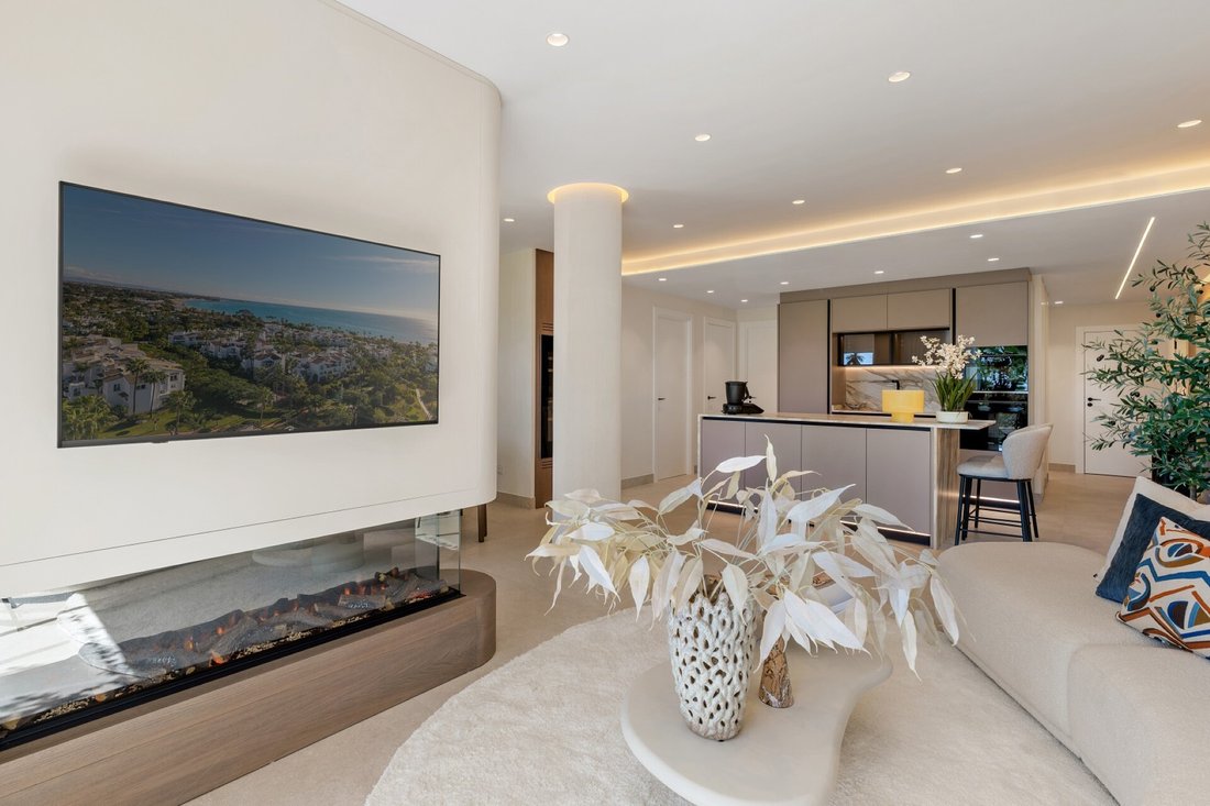 Apartment in Estepona, Andalusia, Spain 2 - 18280292