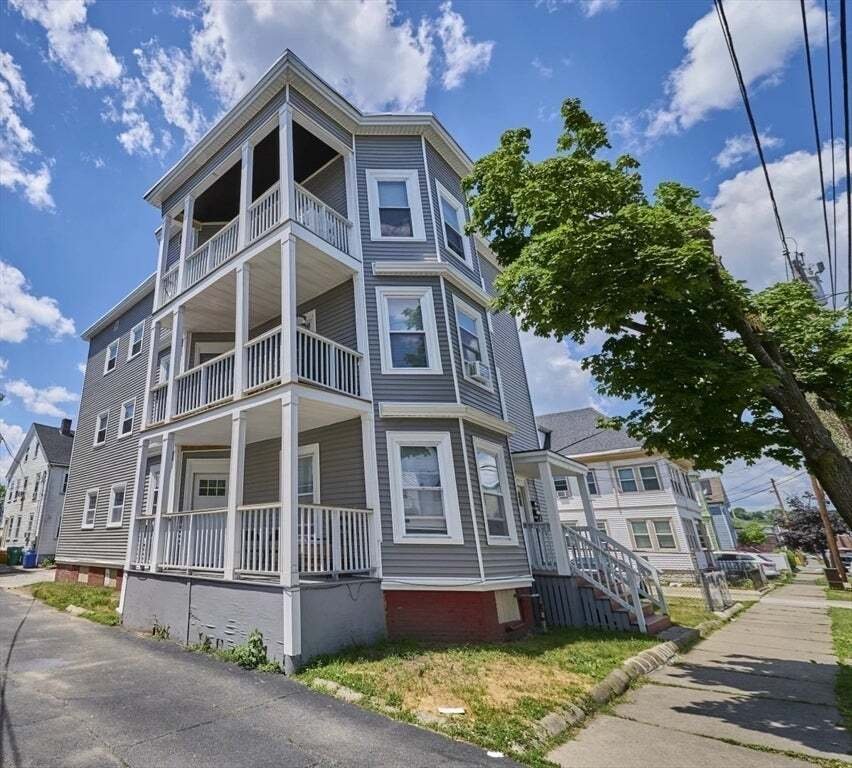 House in Lynn, Massachusetts, United States 1 - 18283345