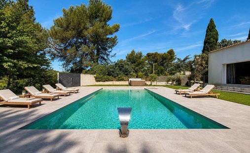 Villa in Le Charrel-Camp Major-Saint Mître, Aubagne, France 1