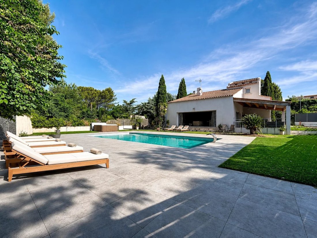 Villa in Le Charrel-Camp Major-Saint Mître, Aubagne, France 2 - 18280297