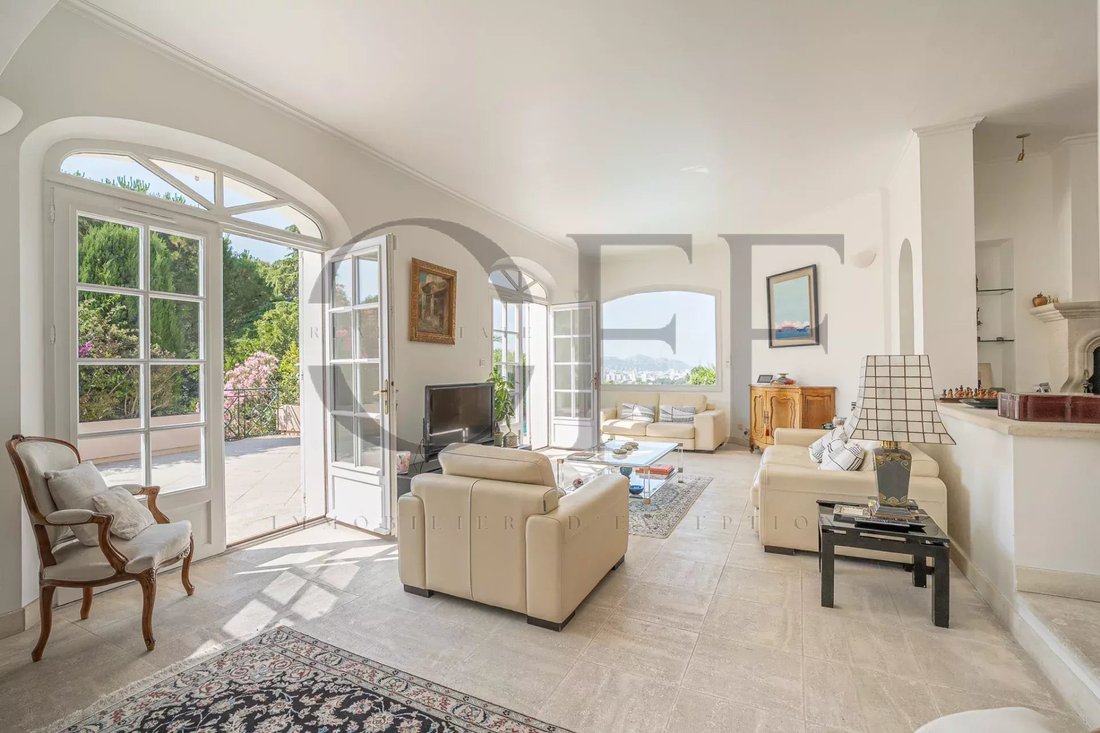 Villa in Les Caillols, Marseille, Provence-Alpes-Côte d'Azur 4 - 18144388
