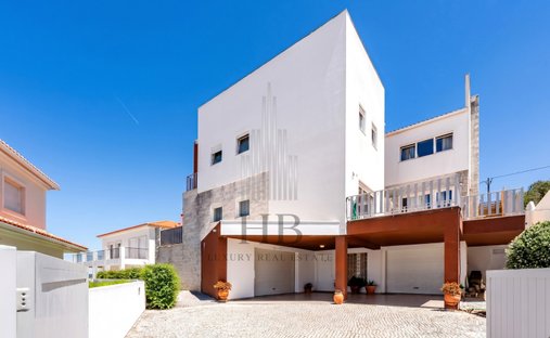 House in Santa Maria, Sao Pedro e Matacaes, Lisbon, Portugal 1