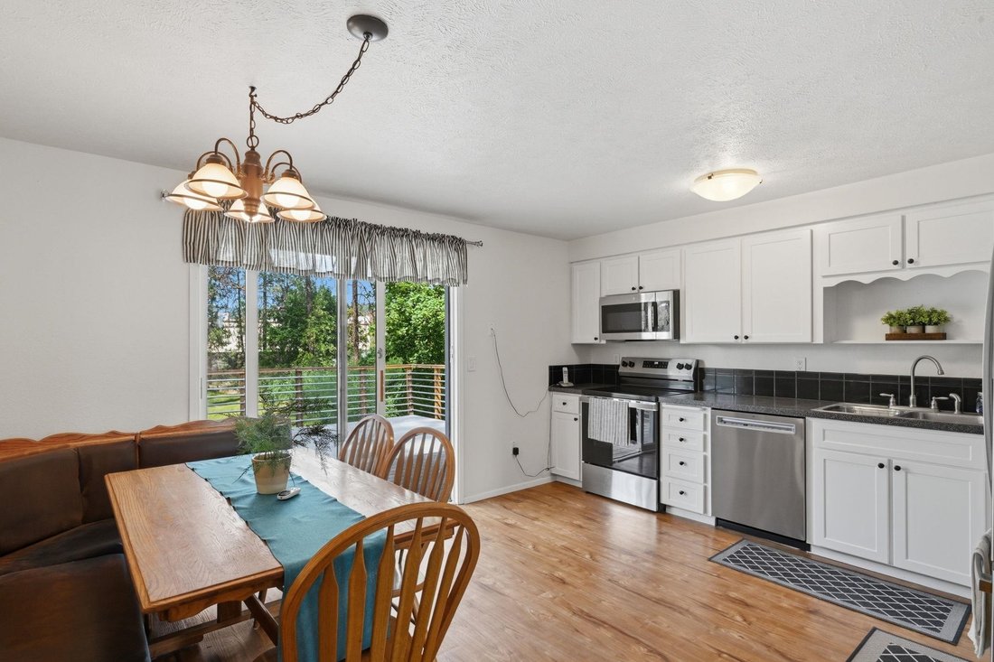House in Nine Mile Falls, Washington, United States 3 - 18280045