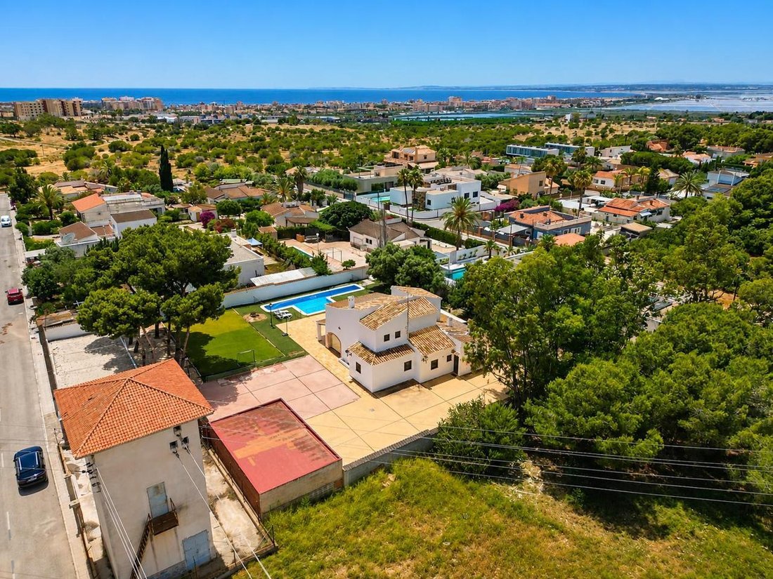 Villa in Santa Pola, Valencian Community, Spain 2 - 18280323