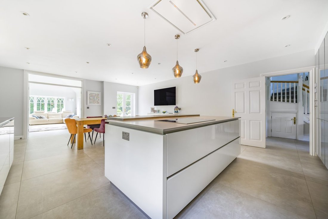 Bungalow in Arkley, Barnet, England 4 - 16917051
