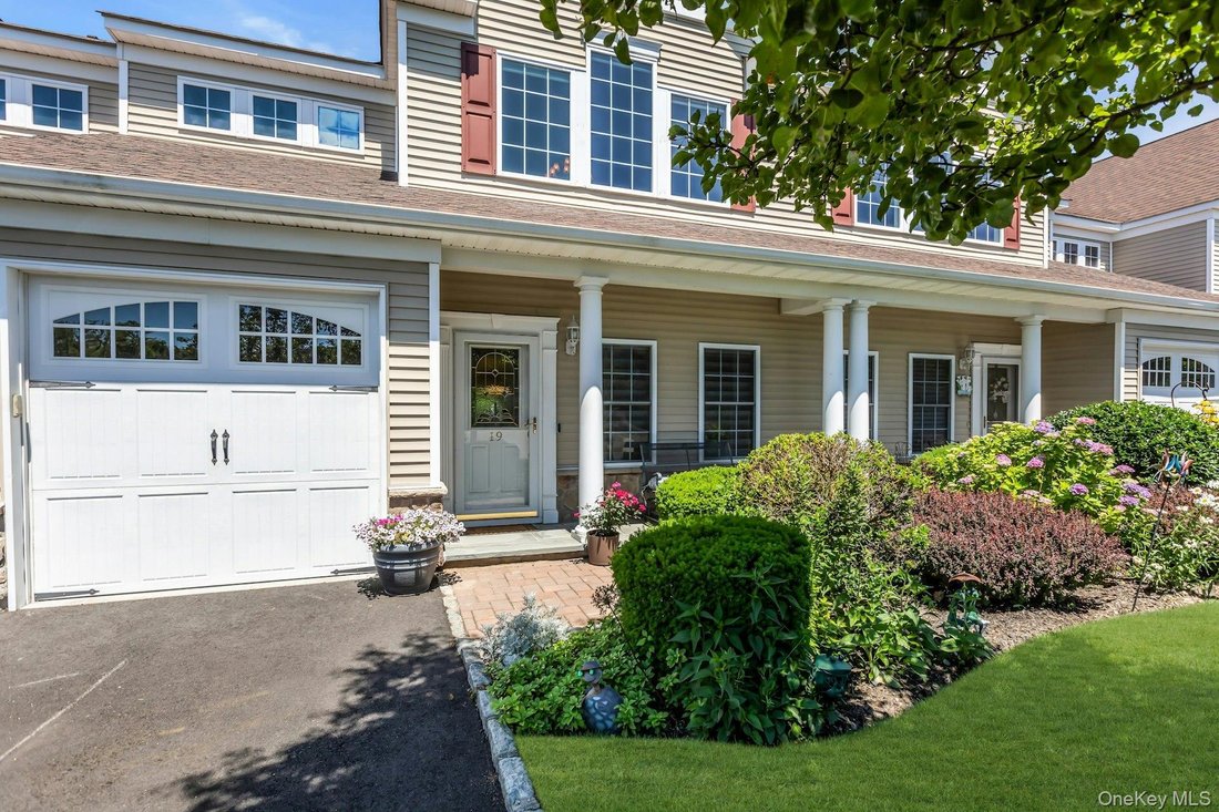Condo in West Sayville, New York, United States 1 - 18281879